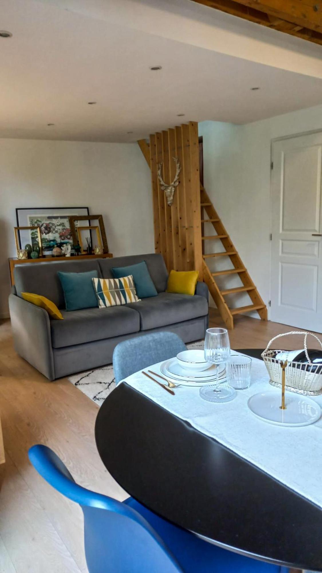 Duplex Le Colombier - Beautiful Charming Home マニー＝ル＝オングル エクステリア 写真